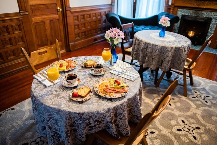 Breakfast/Coffee Service 21 of 26