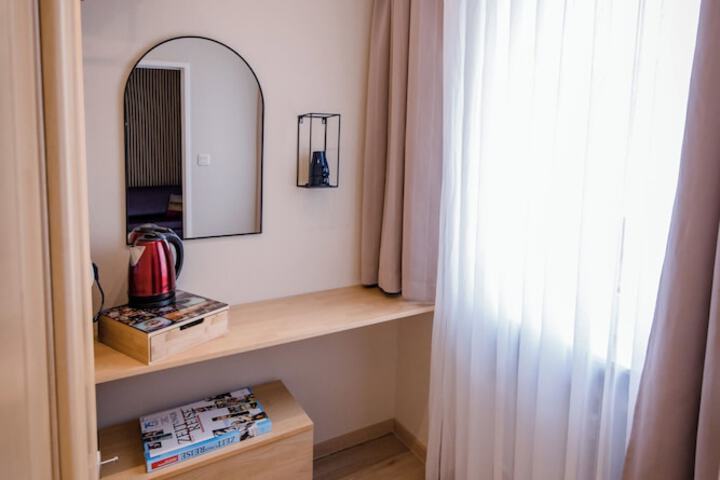 Room 8 of 15
