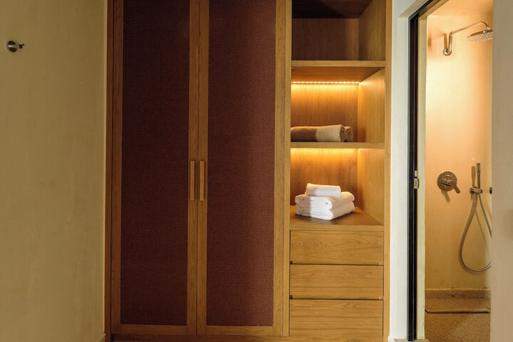 Room 113 of 166