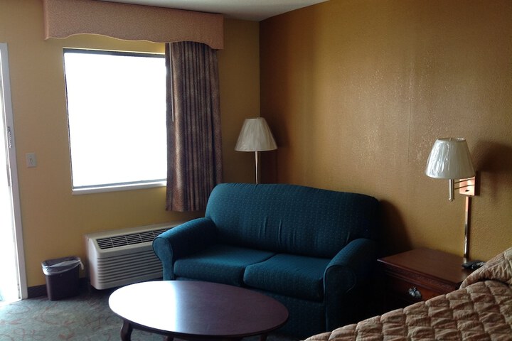 Room 22 of 36