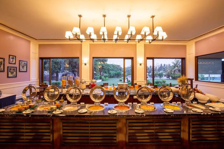 Dining 42 of 49