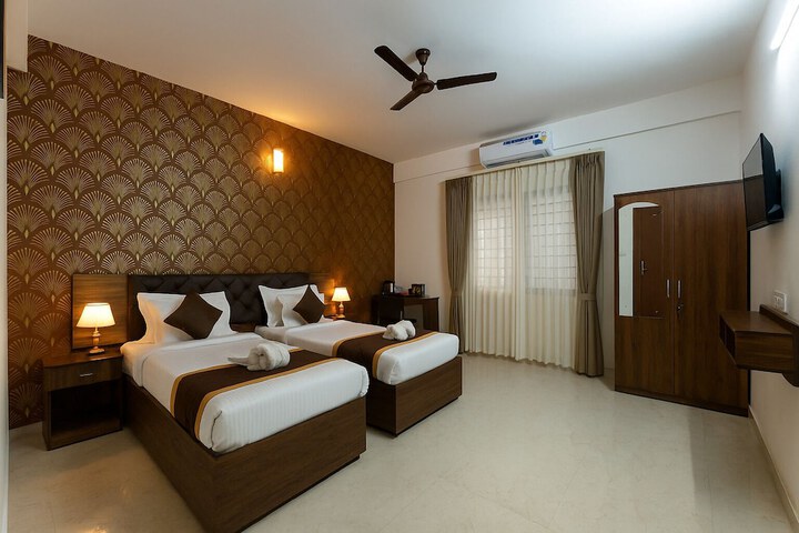 Room 13 of 42