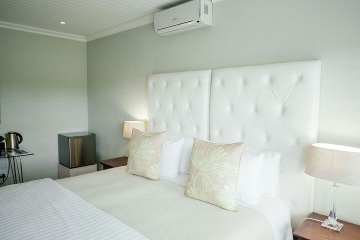 Room 25 of 162