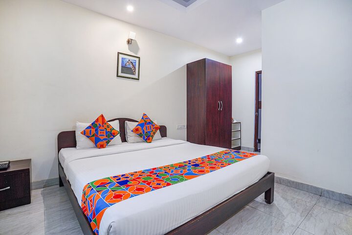 Room 15 of 26