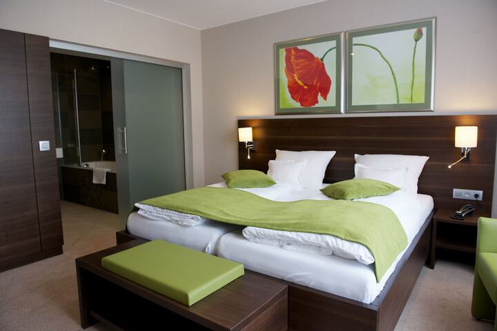 Room 5 of 40