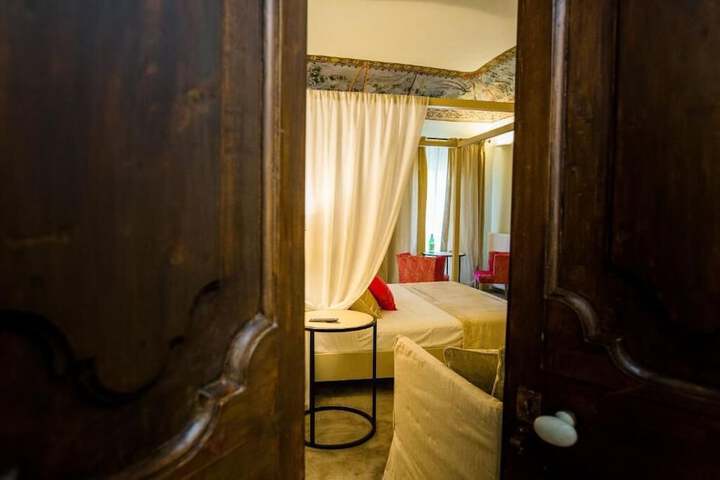 Room 40 of 99