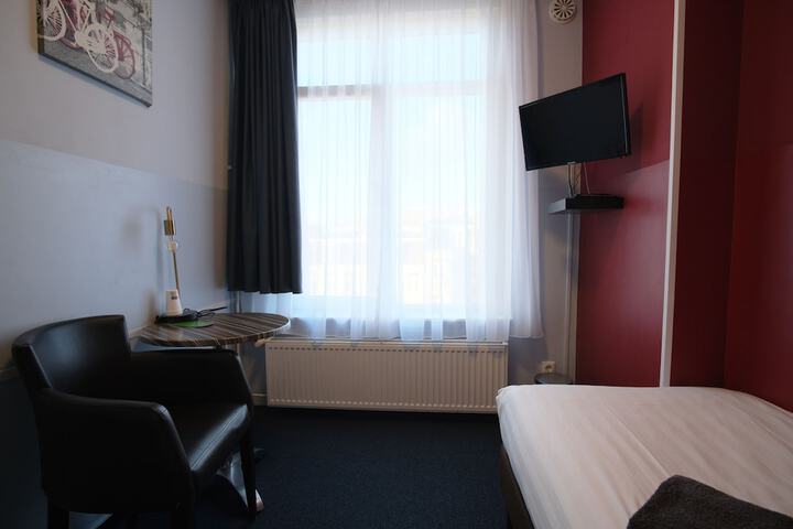 Room 22 of 82