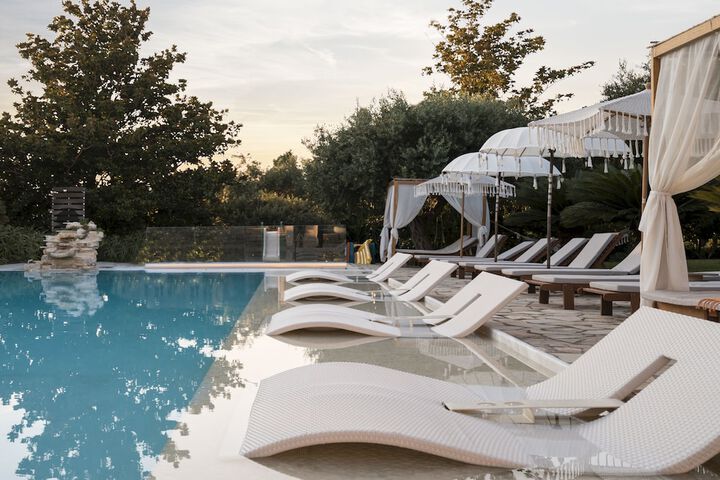 Pool Hotel
