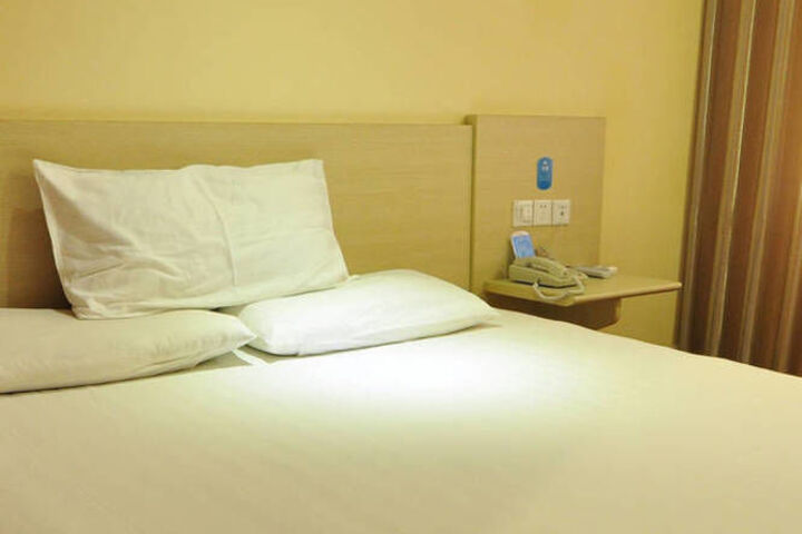 Room 11 of 21
