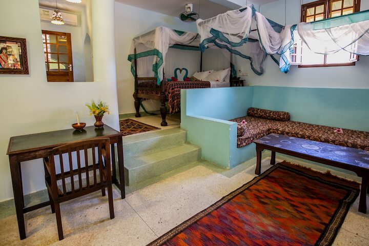 Room 27 of 60