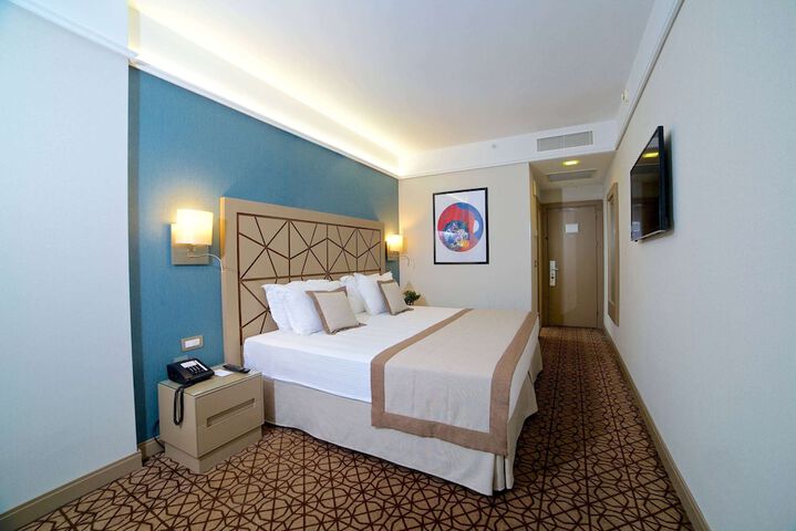 Room 30 of 133