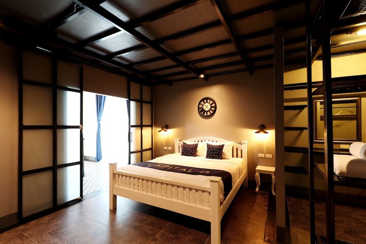 Room 13 of 99