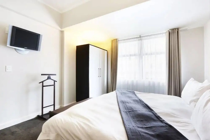 Room 3 of 12