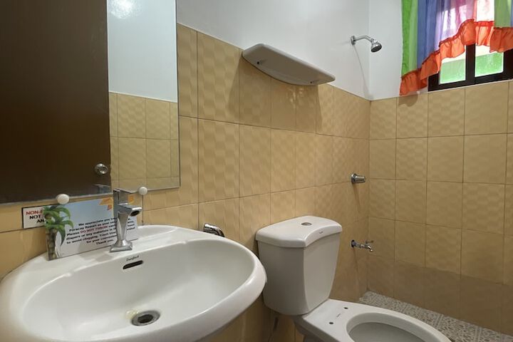 Room 128 of 200