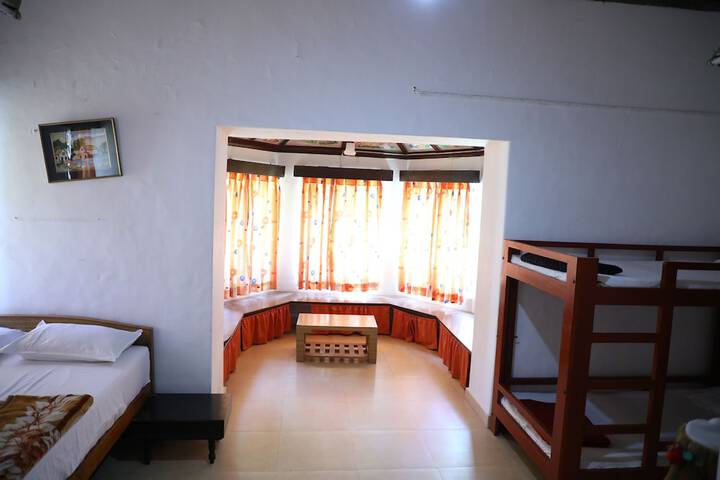 Room 3 of 43