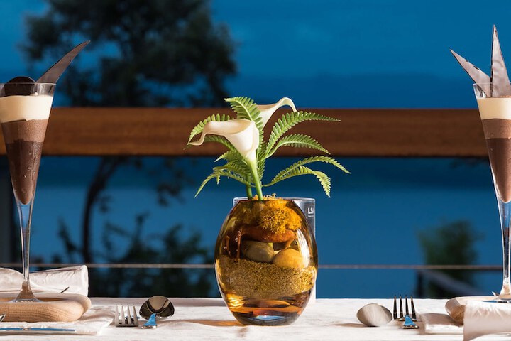 Dining 6 of 11