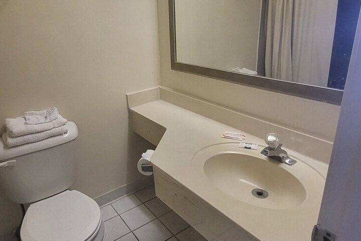 Room 13 of 17
