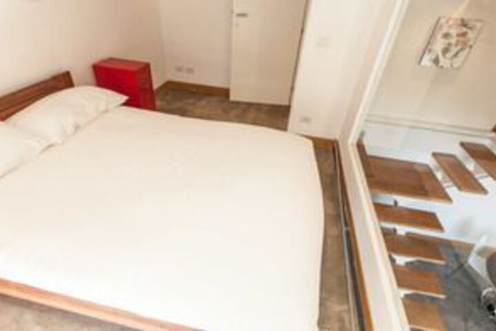 Room 7 of 20