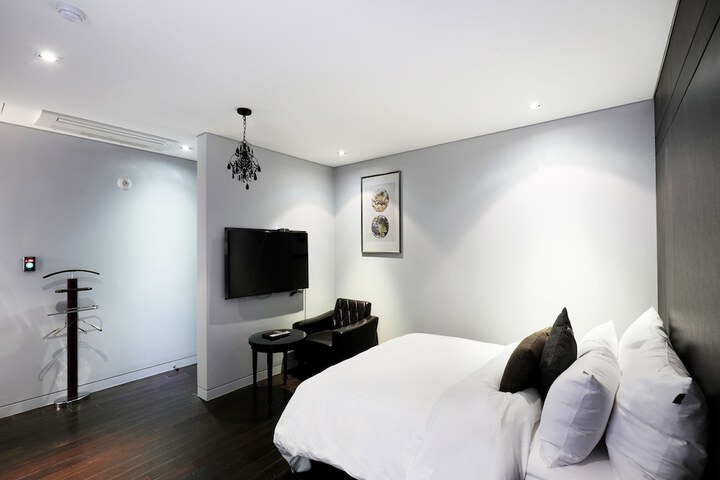 Room 15 of 51