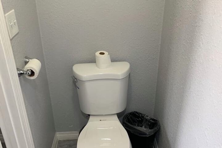 Room 5 of 7