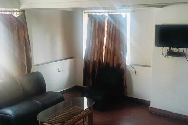 Room 5 of 6