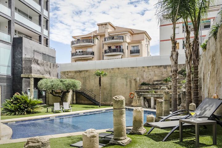 Hotel with Pool