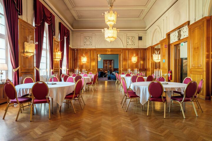 Ballroom/Hall 22 of 29