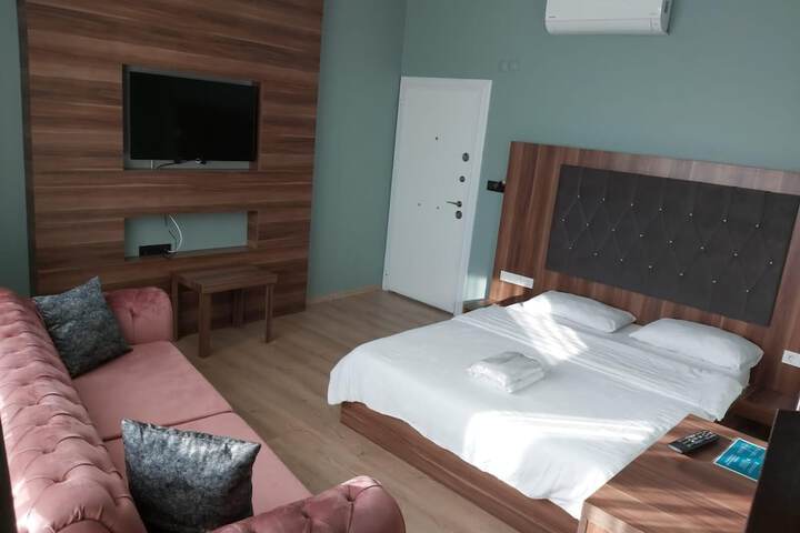 Room 13 of 21