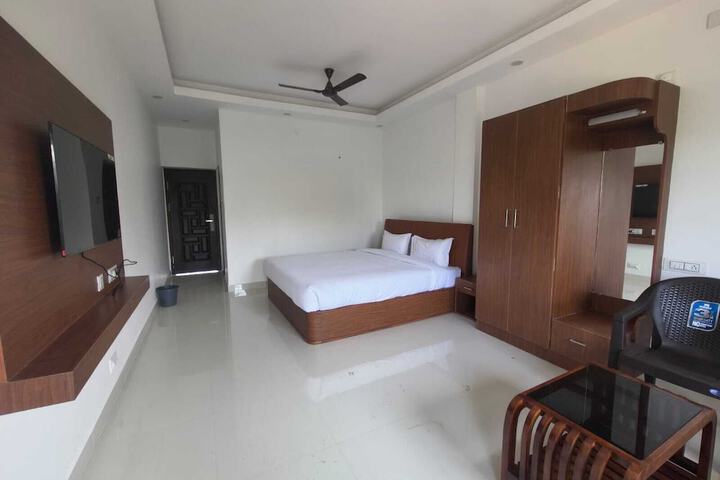 Room 2 of 21