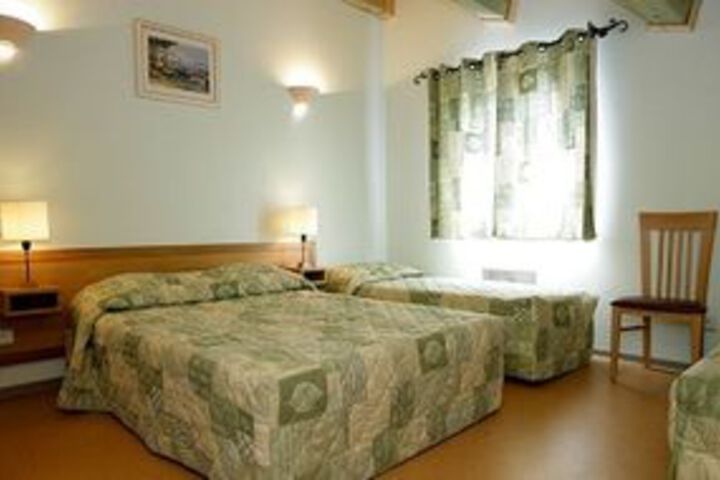Room 5 of 14