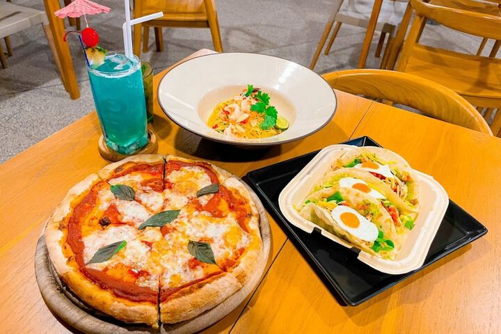 Dining 34 of 60