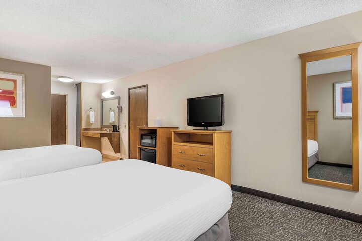 Room 6 of 37