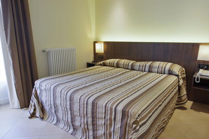 Room 4 of 23