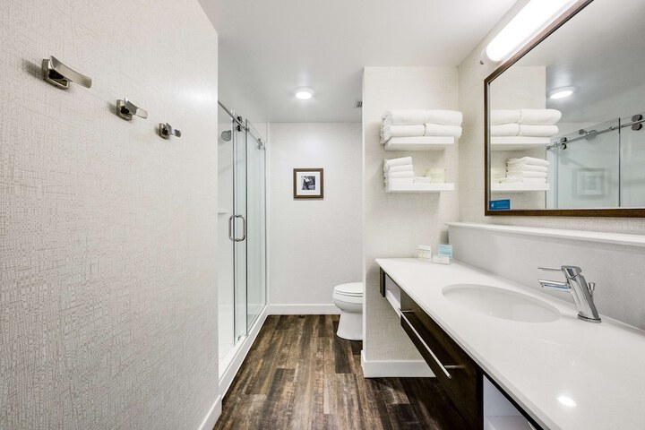 Bathroom shower