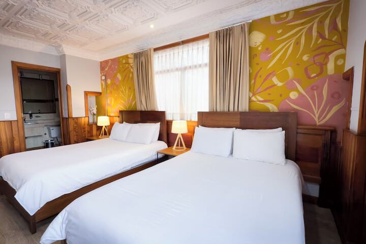 Room 13 of 30