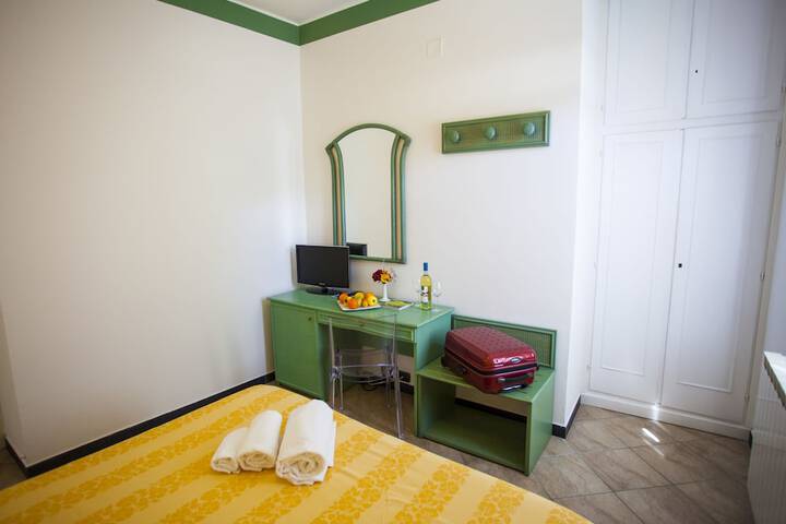 Room 10 of 51