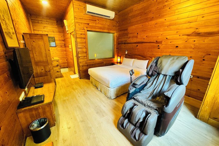 Room 33 of 59