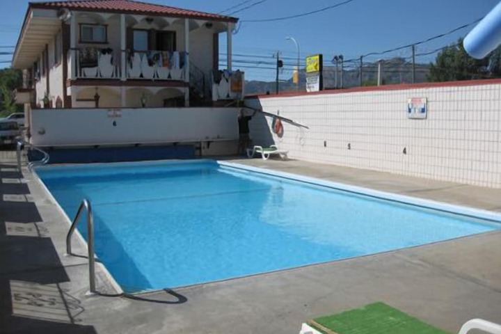 Pool 16 of 39