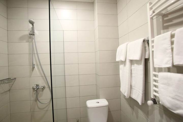 Room 75 of 86