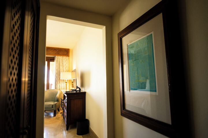 Room 52 of 115