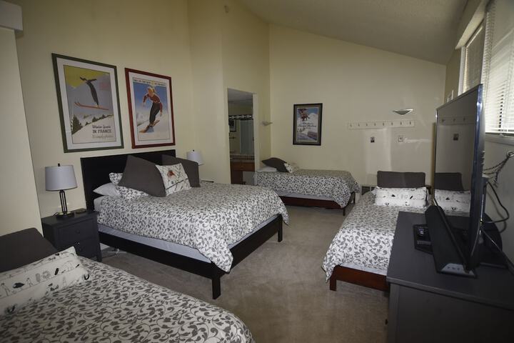 Room 28 of 69