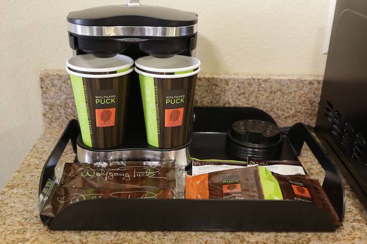 Breakfast/Coffee Service 25 of 61