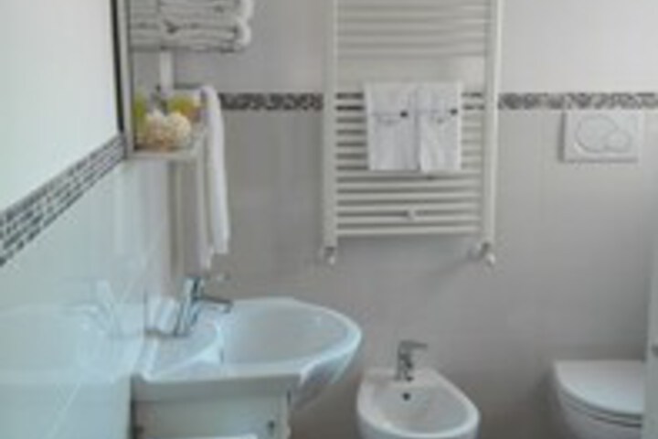 Room 15 of 24