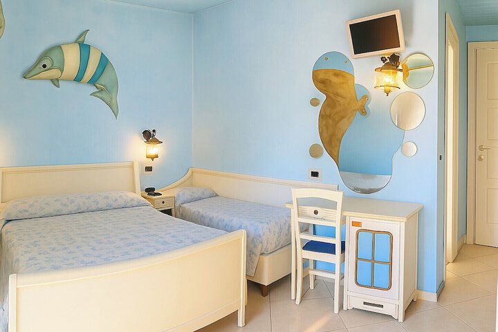 Room 30 of 87