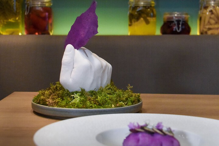 Dining 106 of 146
