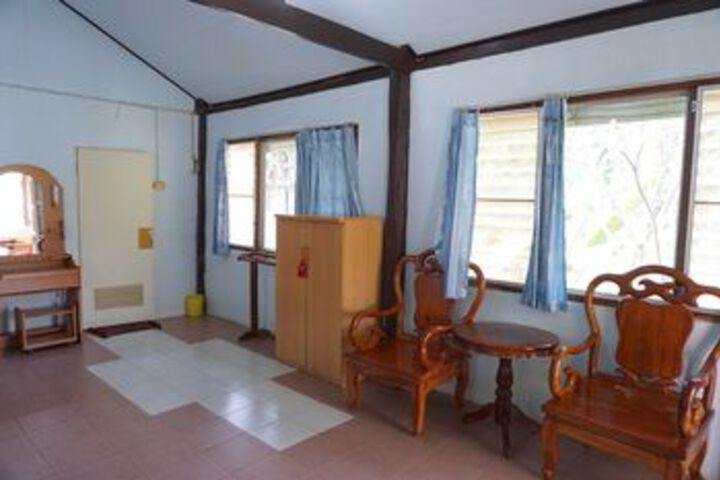 Room 28 of 38