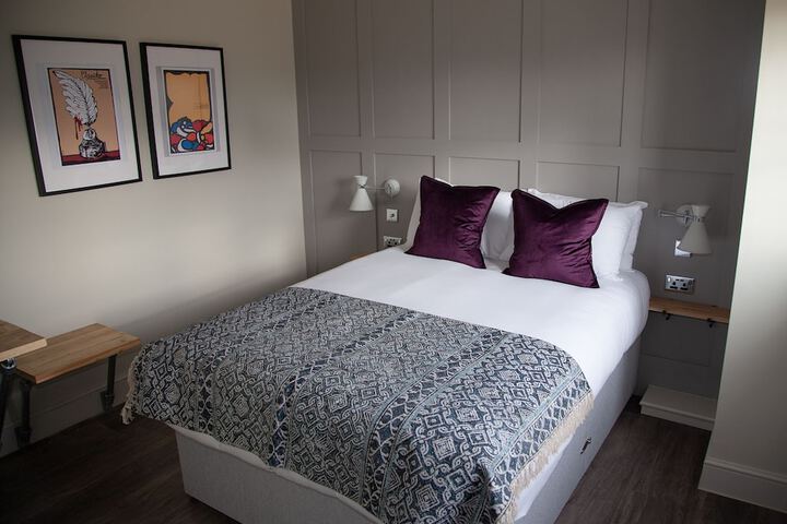 Room 14 of 42