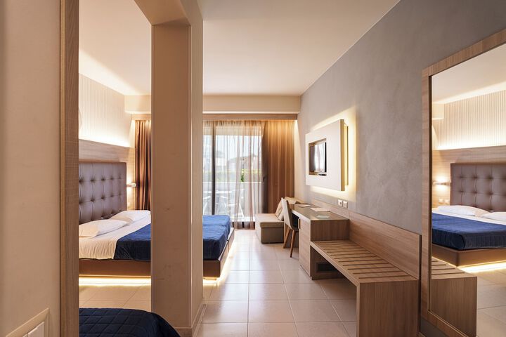 Room 25 of 63