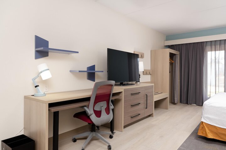 Room 38 of 104