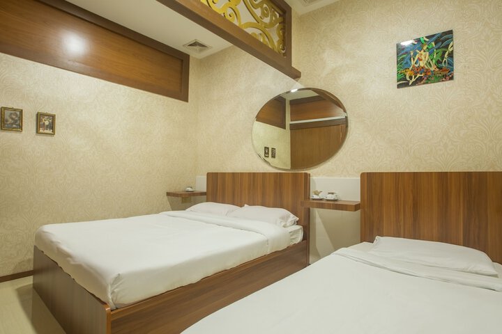 Room 18 of 29